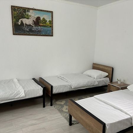 Hostel,Halal Хостел,Халал Tokmok المظهر الخارجي الصورة