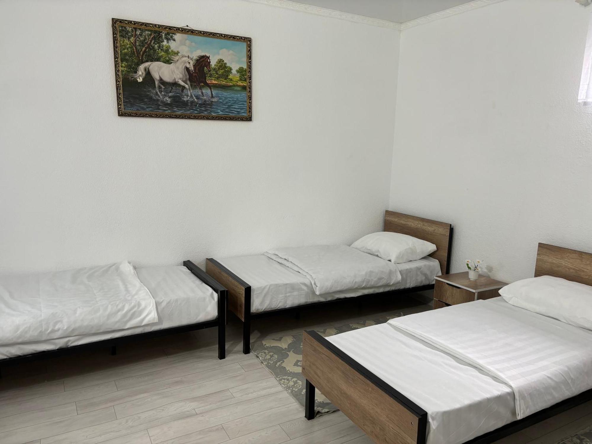 Hostel,Halal Хостел,Халал Tokmok المظهر الخارجي الصورة