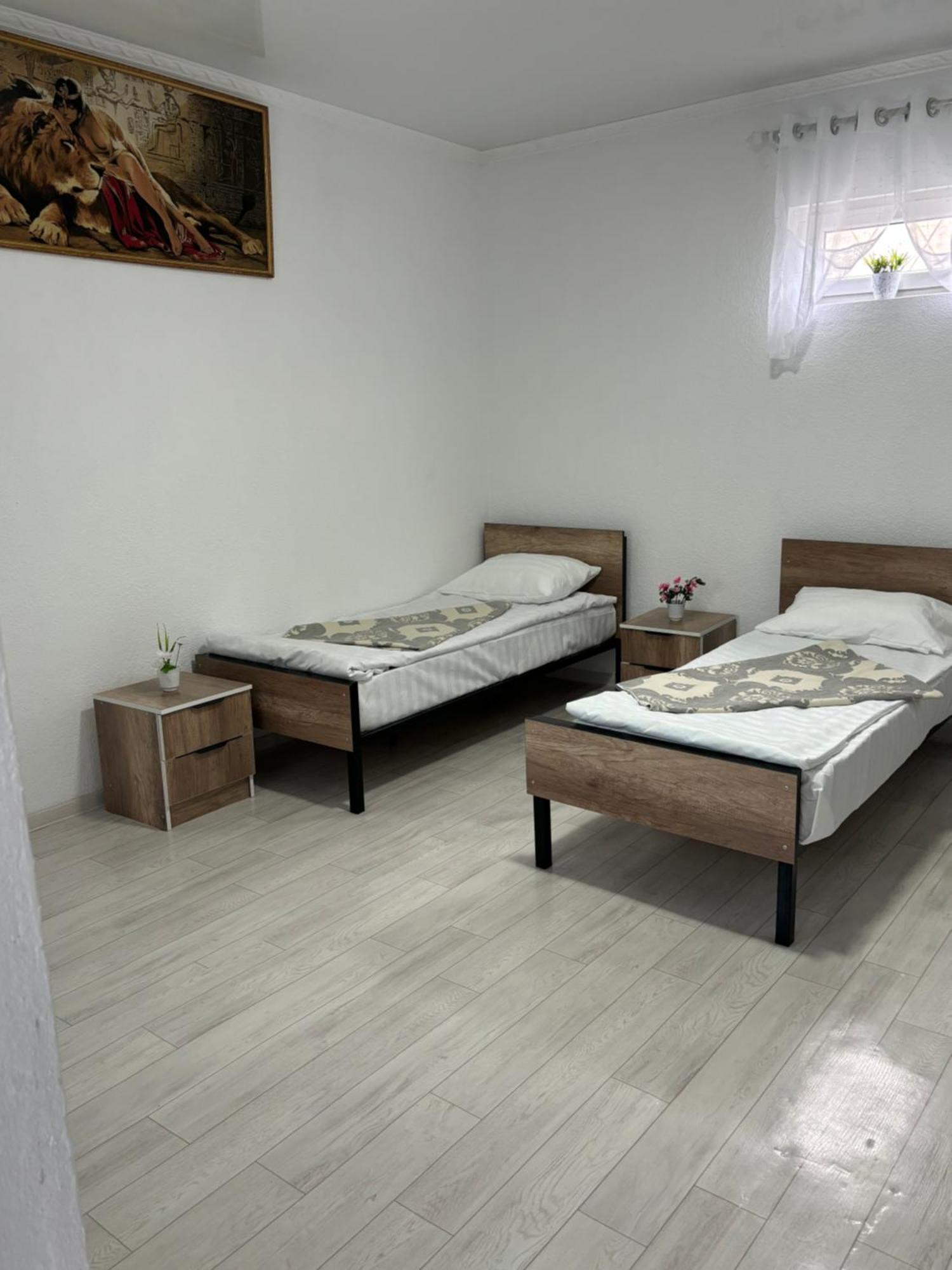 Hostel,Halal Хостел,Халал Tokmok المظهر الخارجي الصورة