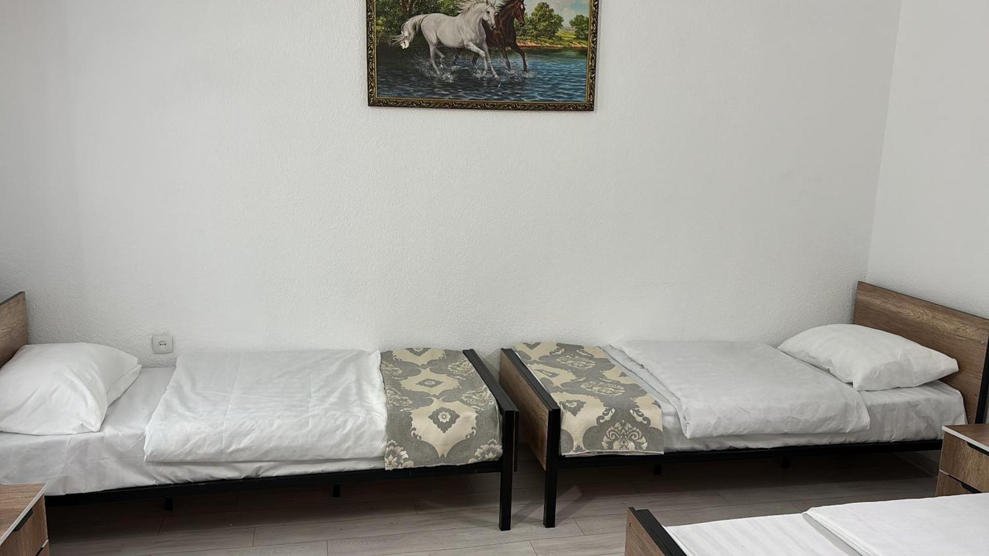 Hostel,Halal Хостел,Халал Tokmok المظهر الخارجي الصورة