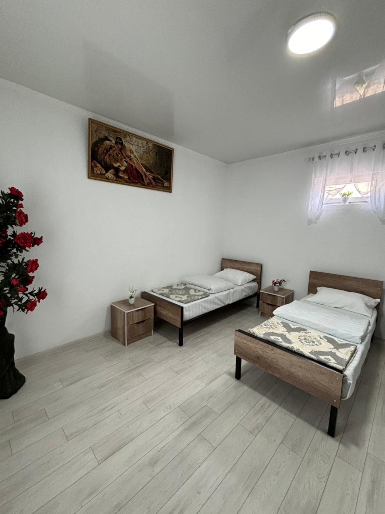 Hostel,Halal Хостел,Халал Tokmok المظهر الخارجي الصورة