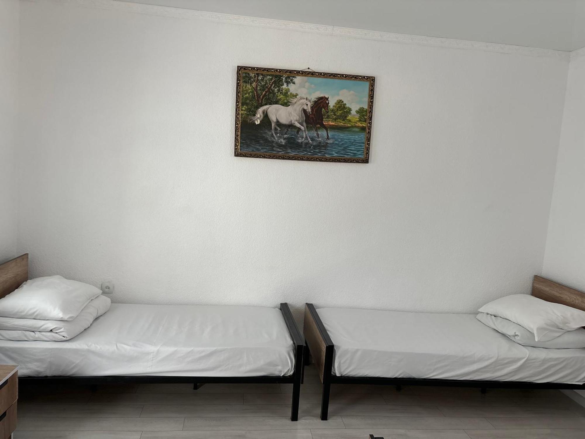 Hostel,Halal Хостел,Халал Tokmok المظهر الخارجي الصورة