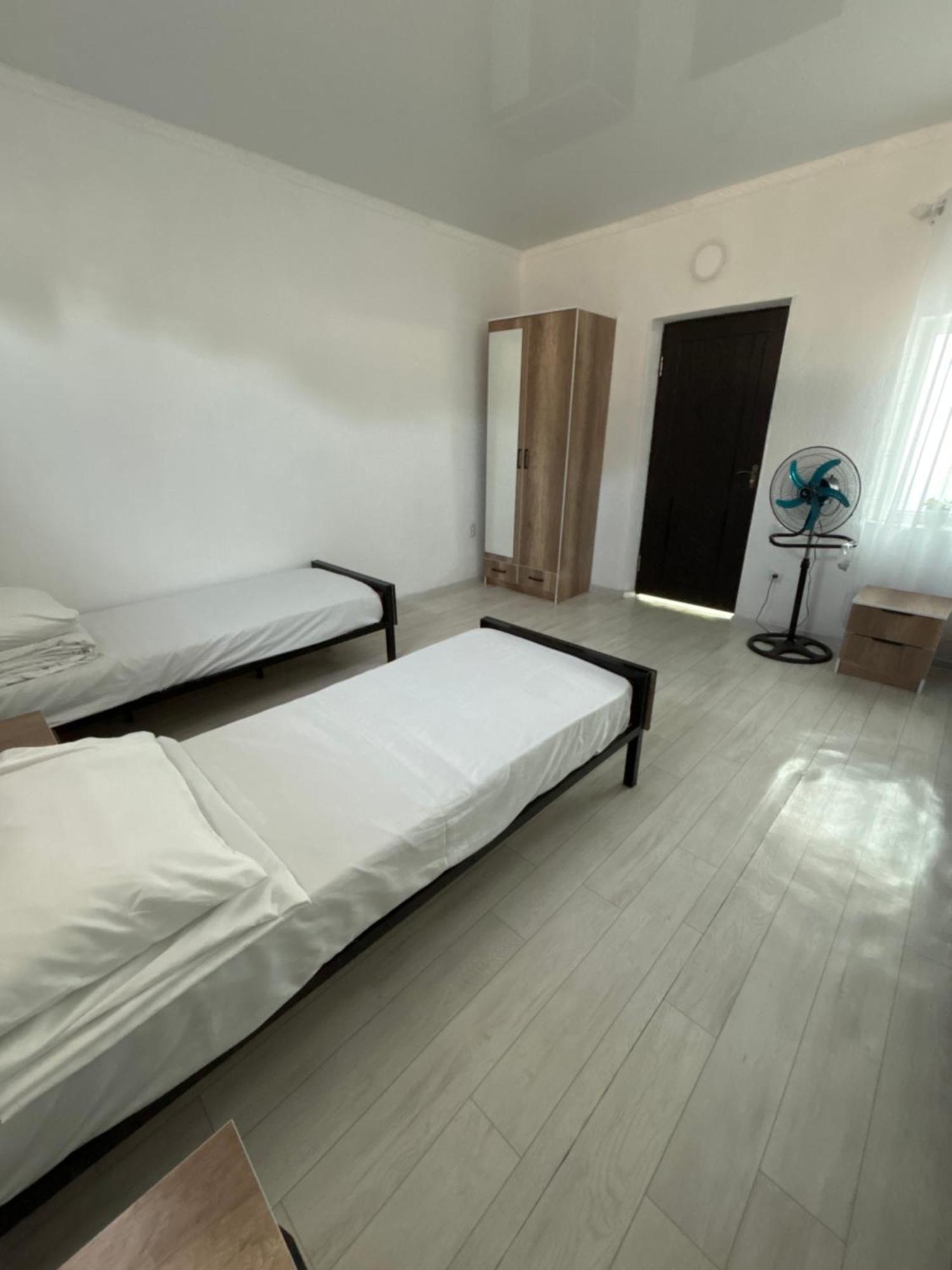 Hostel,Halal Хостел,Халал Tokmok المظهر الخارجي الصورة
