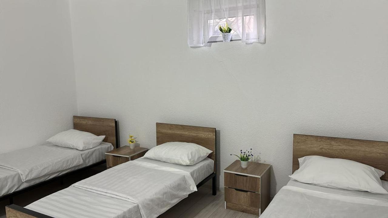Hostel,Halal Хостел,Халал Tokmok المظهر الخارجي الصورة